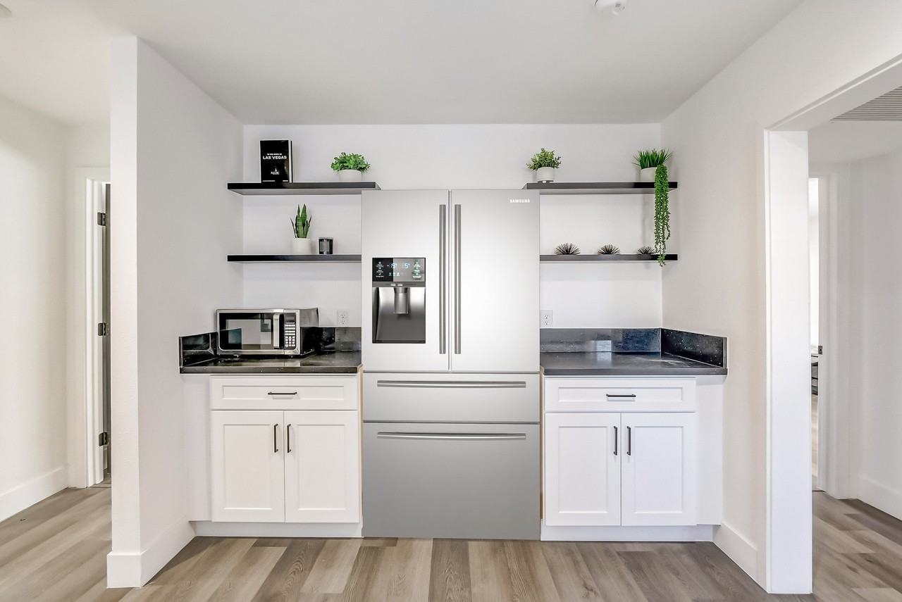 E Saint Louis Ave - Photo 4 of 20