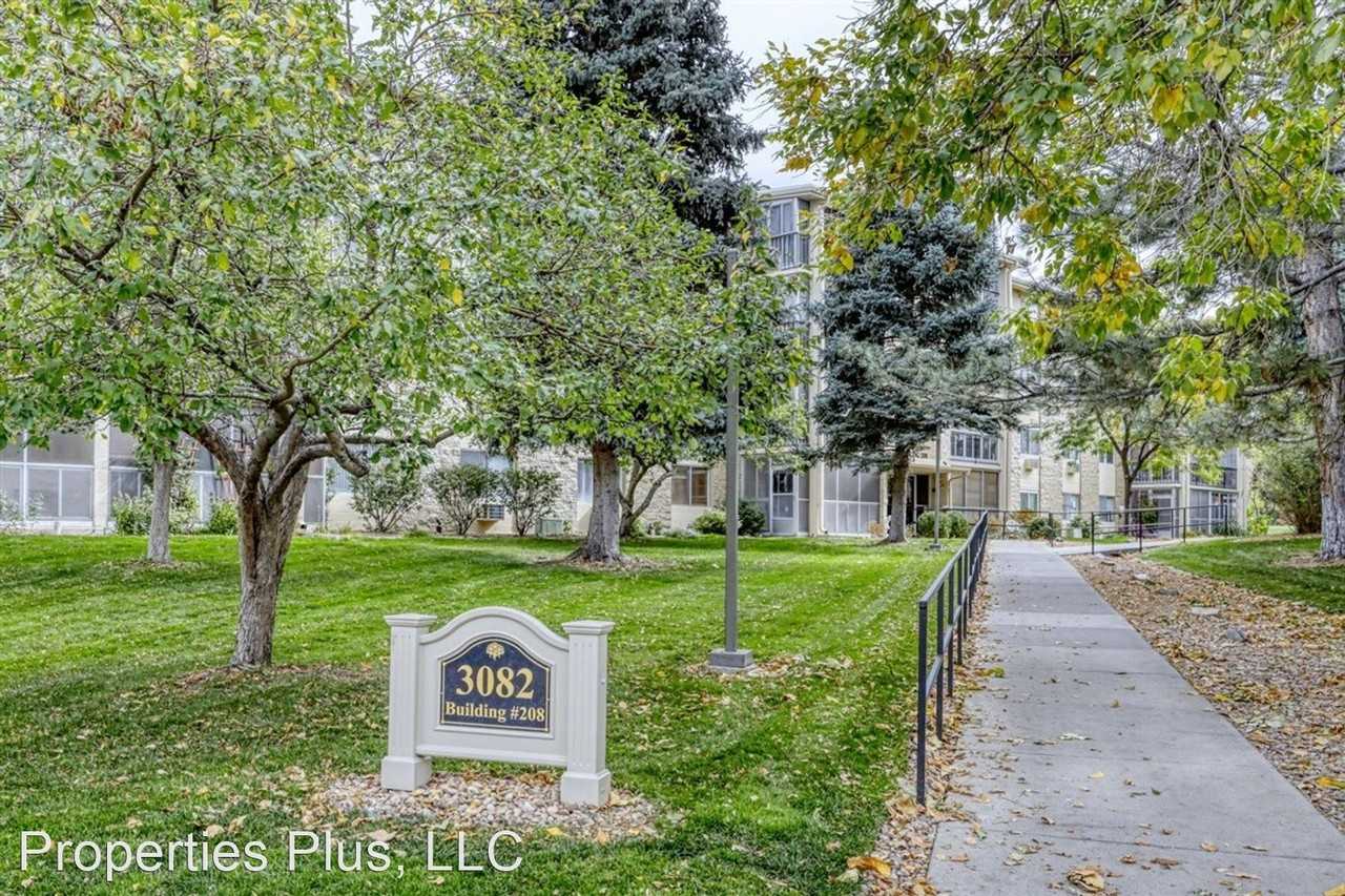 3082 S Wheeling Way #101 - Photo 2 of 20