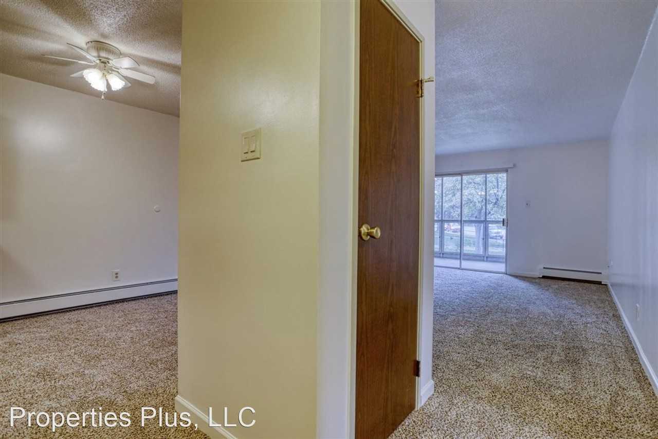 3082 S Wheeling Way #101 - Photo 3 of 20