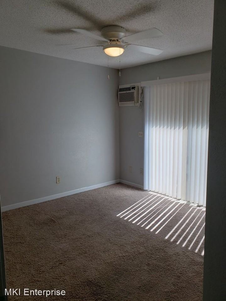 1330 University Dr S - Photo 2 of 13