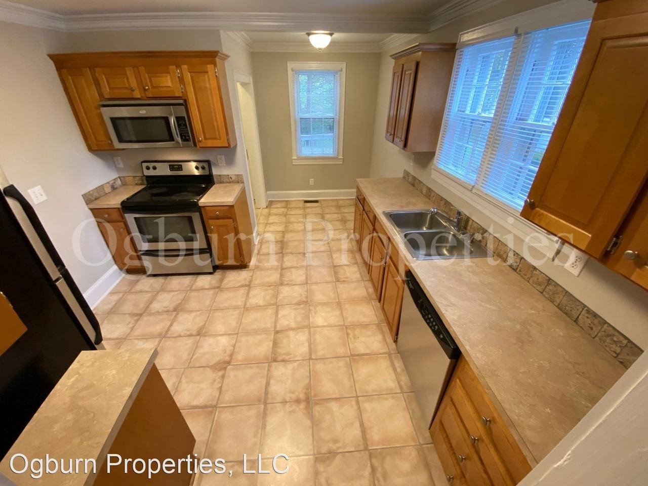 232 Hedgecock Ave - Photo 3 of 10