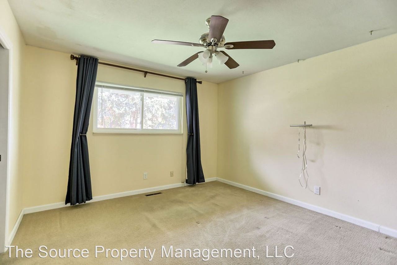 1208 Teakwood Dr - Photo 3 of 36