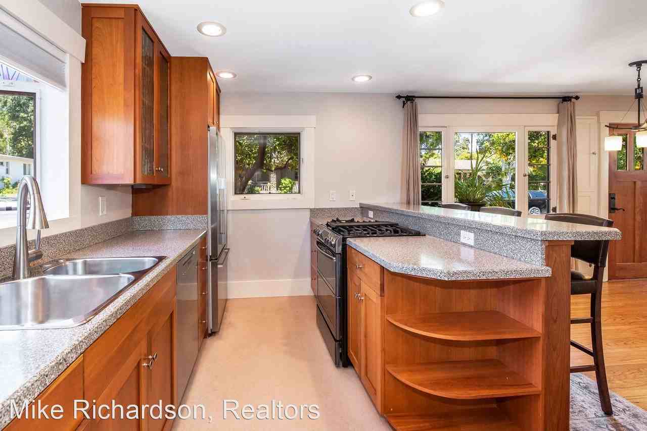 1315 N Salsipuedes St - Photo 3 of 18