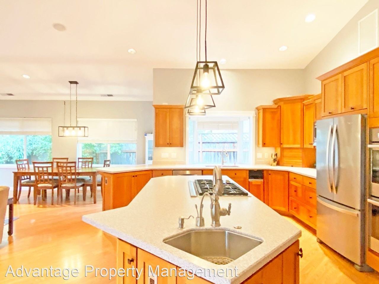 2733 Nw Monterey Dr - Photo 2 of 33