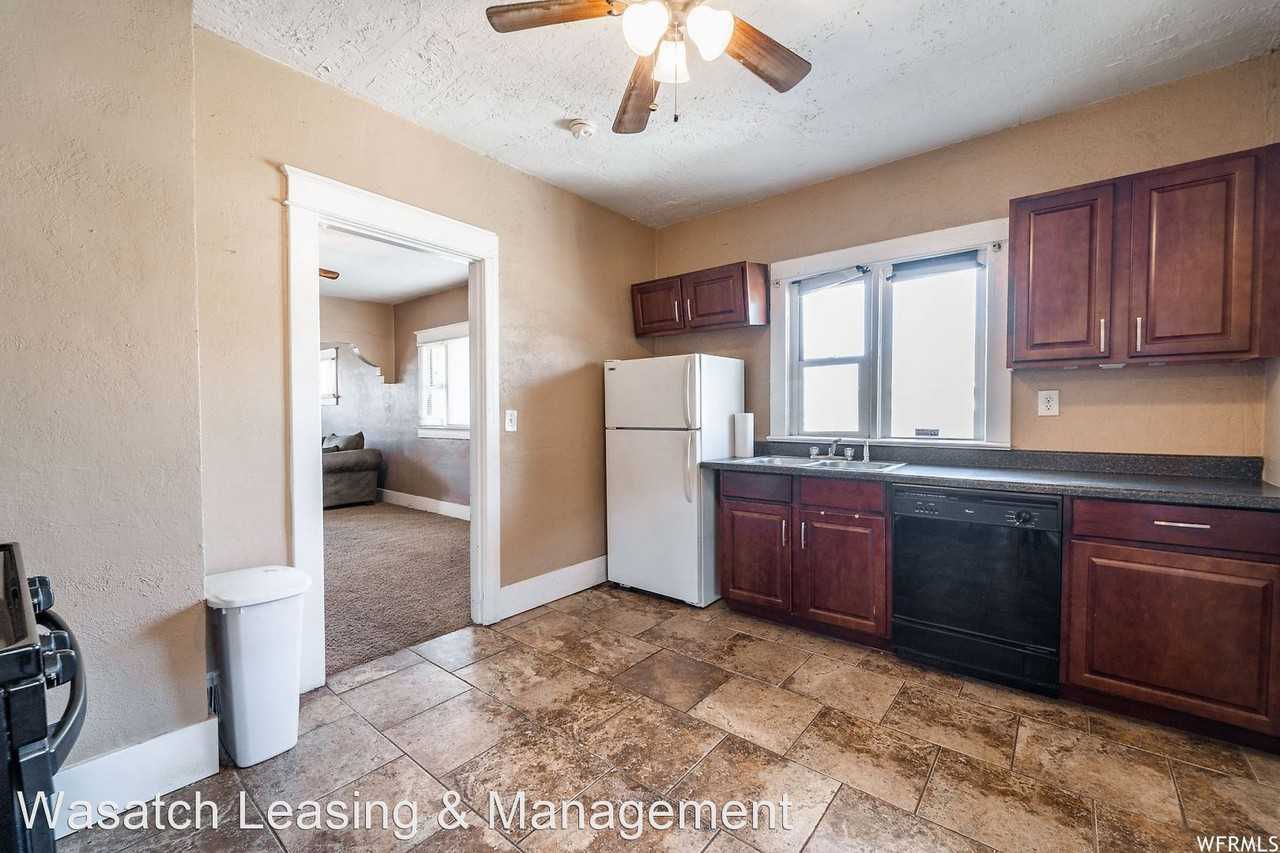 2902 Lincoln Ave - Photo 3 of 16