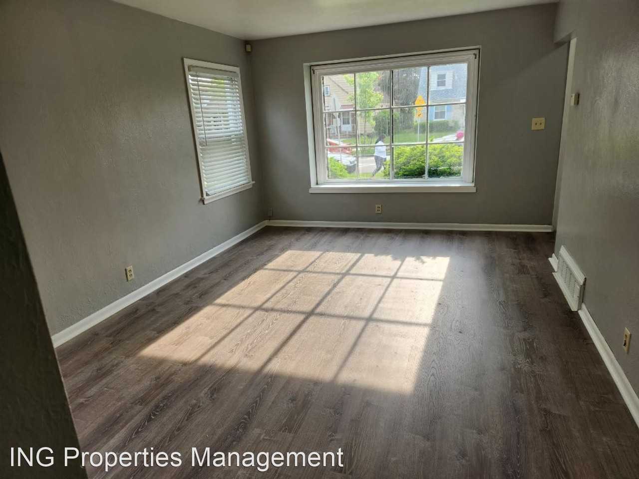 3740 N 52nd St - Photo 3 of 12