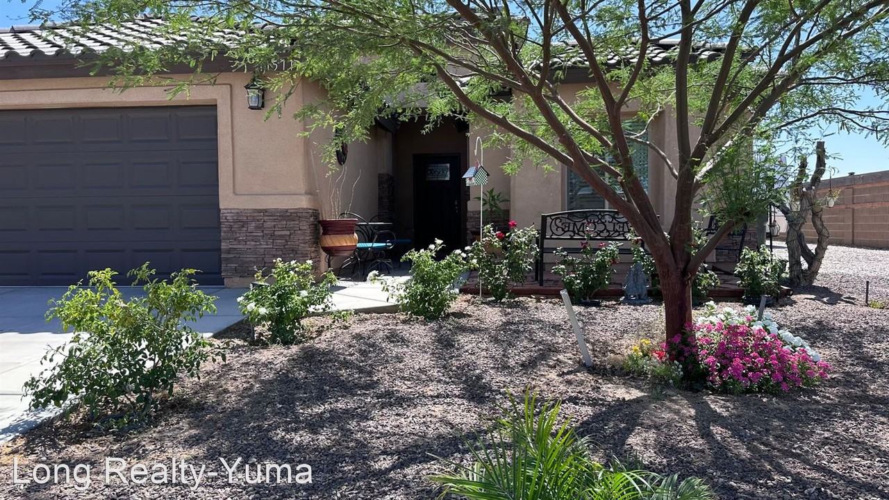 11577 Mccollough St - Photo 3 of 21