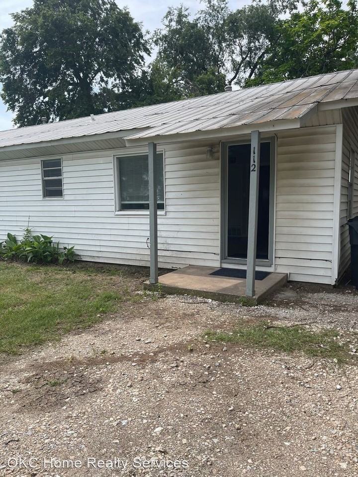 112 W Beech St - Photo 2 of 15