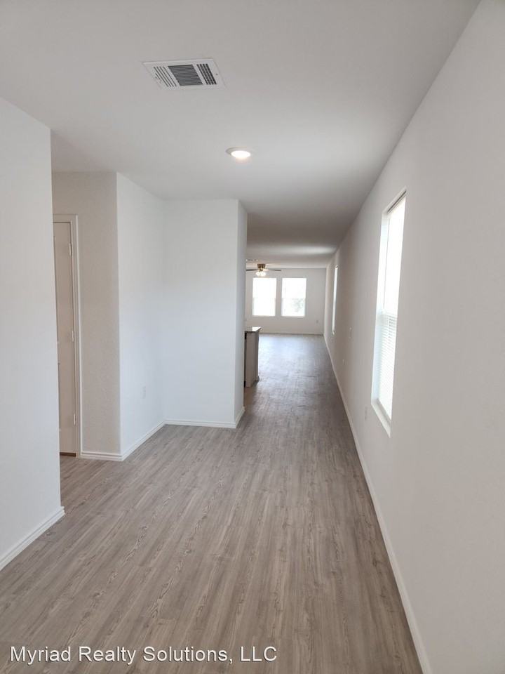 10114 Asta Trl - Photo 2 of 19