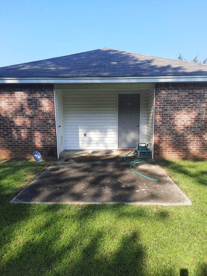 2062 Fox Hill Ln - Photo 3 of 10