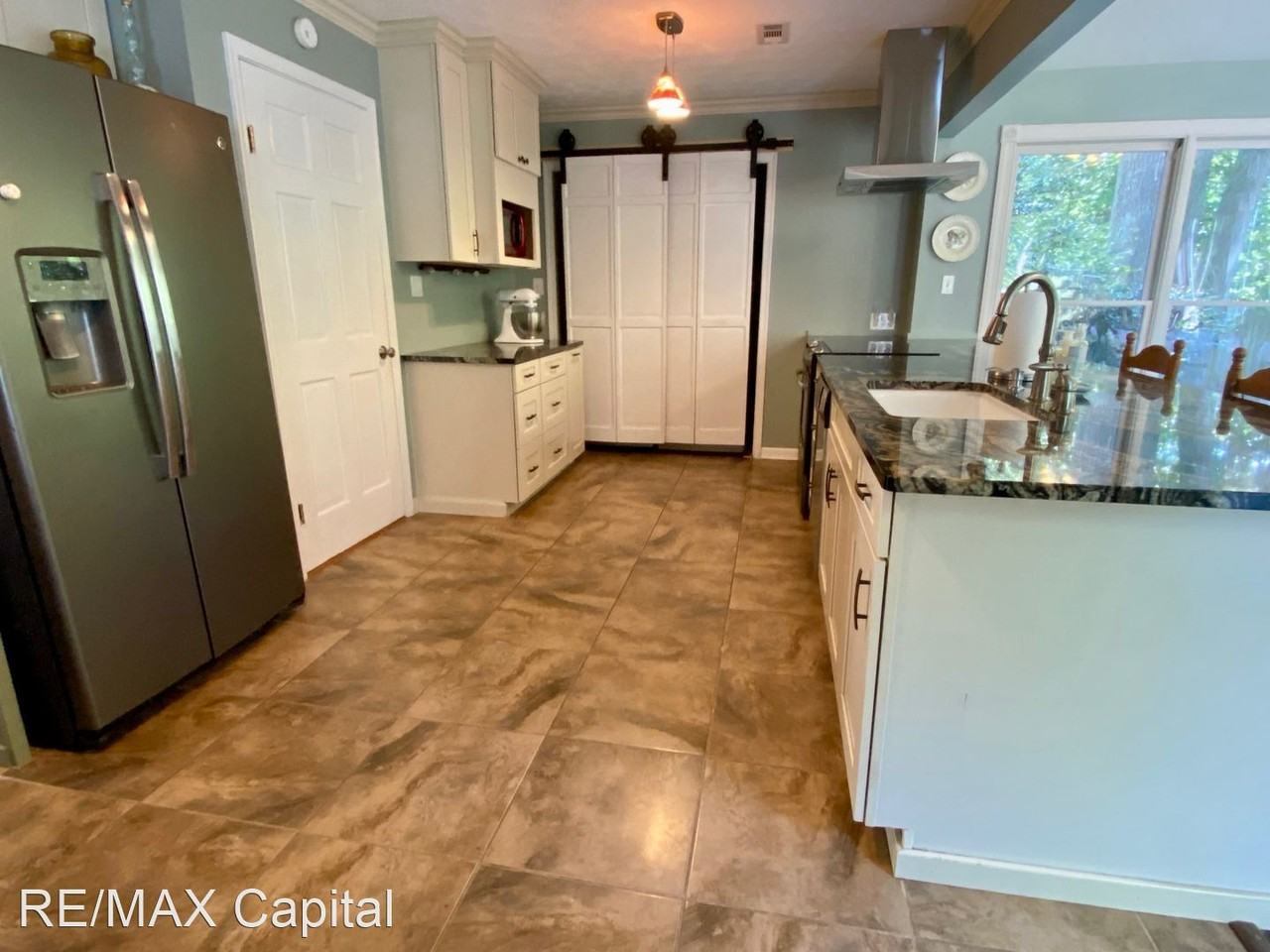 7944 Terrapin Cove Rd - Photo 3 of 18