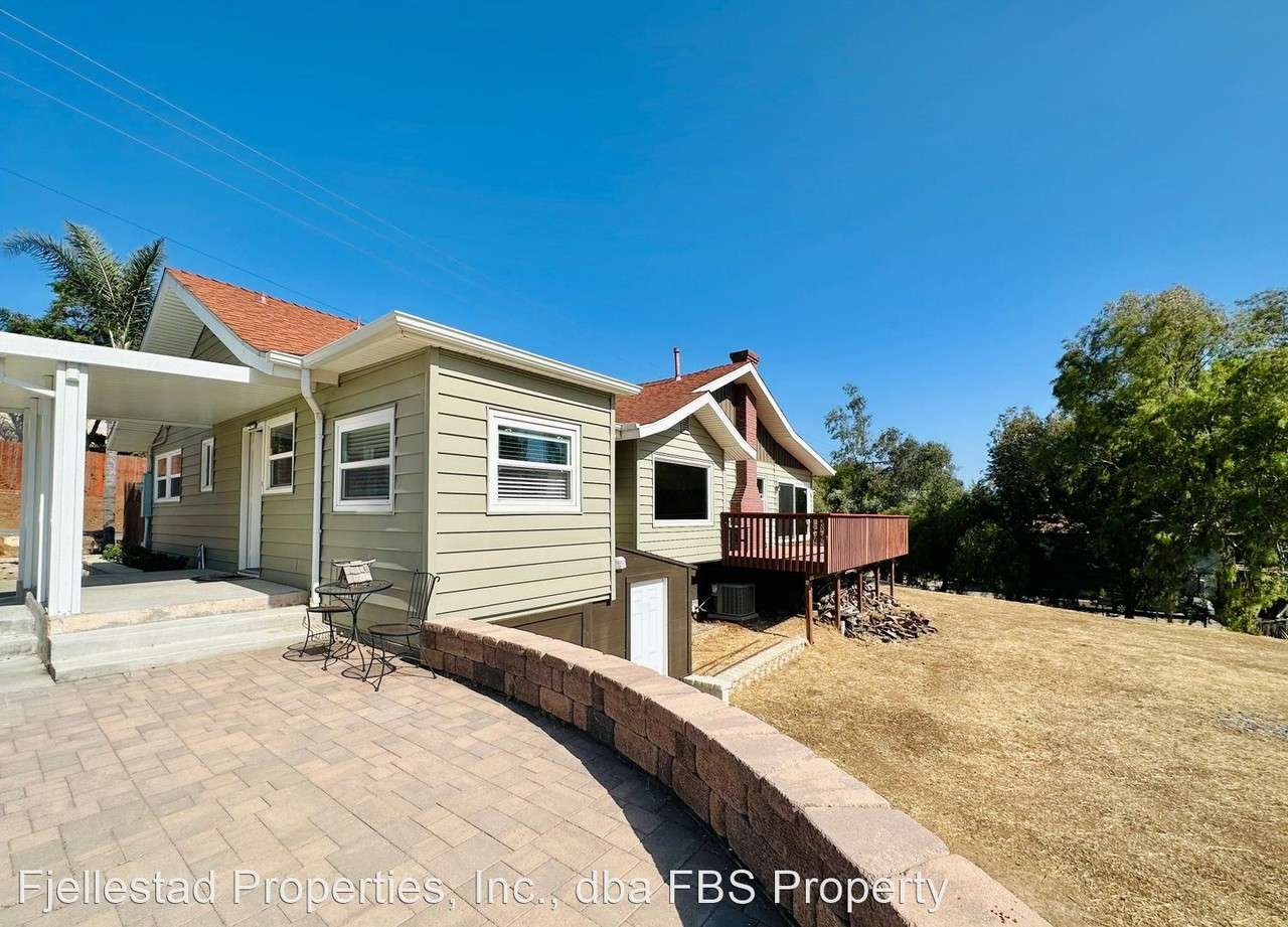 10458 Vista Camino - Photo 2 of 18