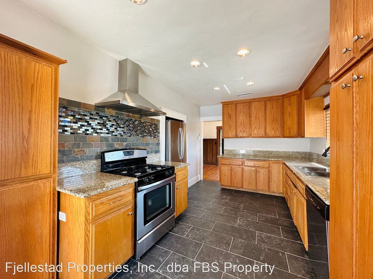 10458 Vista Camino - Photo 3 of 18