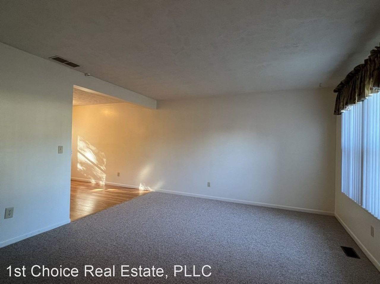 2189 Meadowlawn Dr Apt C - Photo 2 of 18