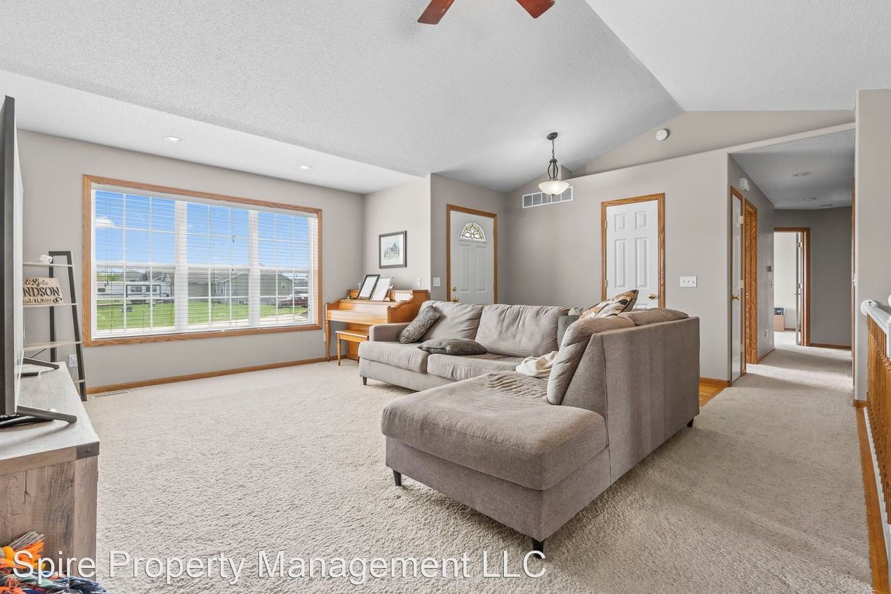 191 191 Bear Creek Court - Photo 2 of 23