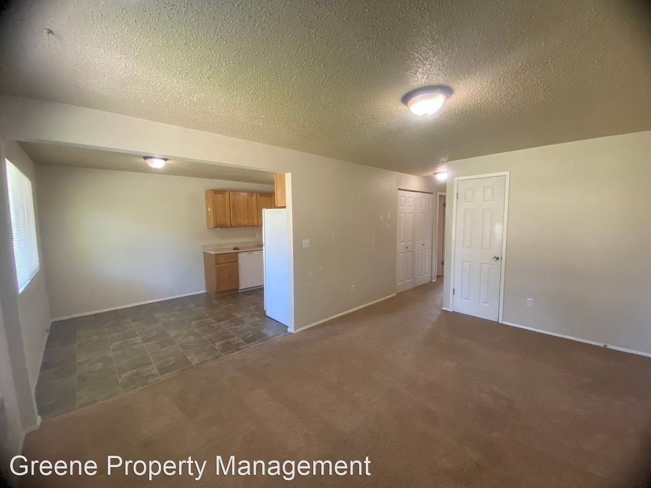 2423 Mitchell Ave Ne - Photo 2 of 15