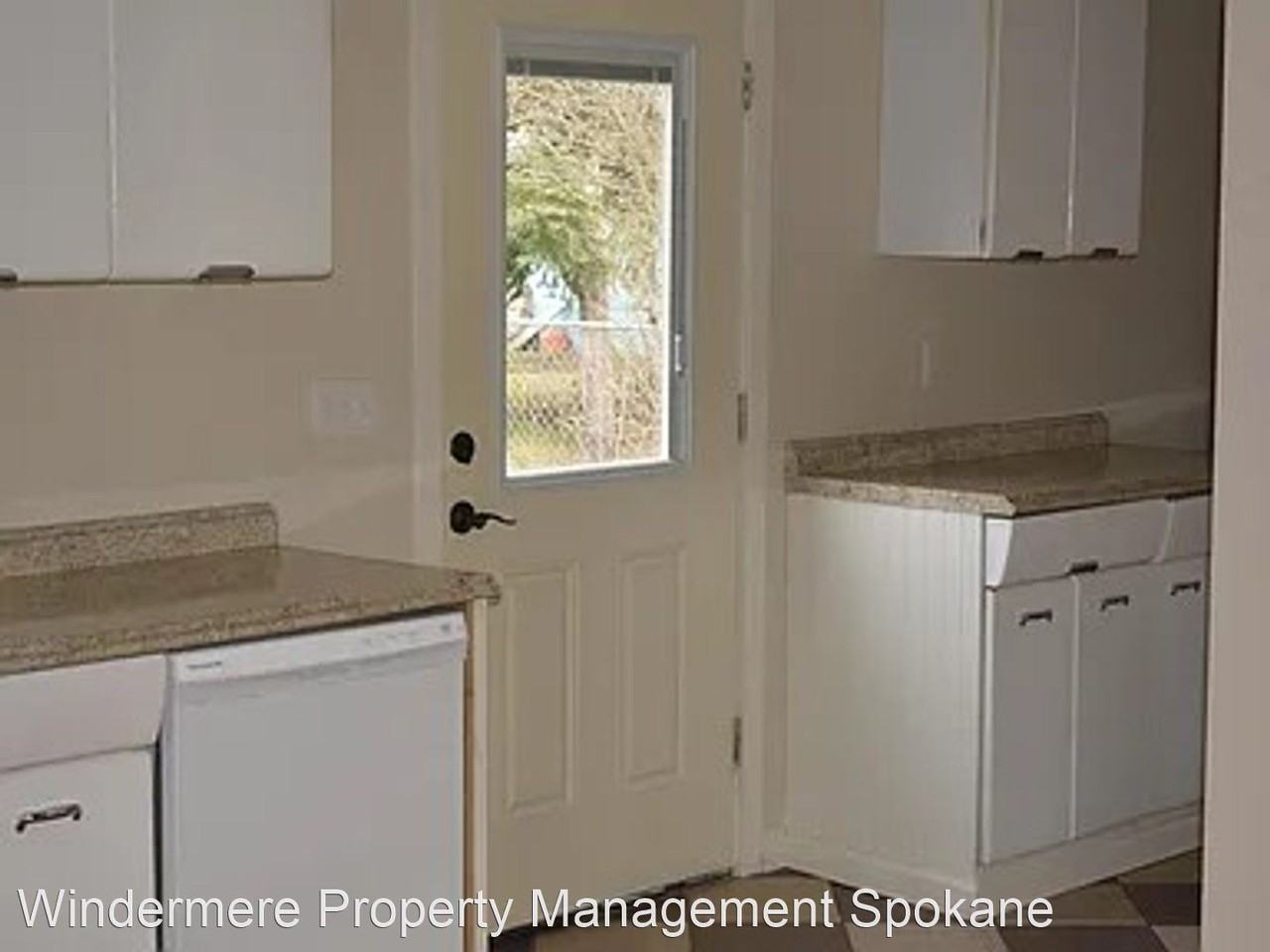 315 E C St - Photo 2 of 7