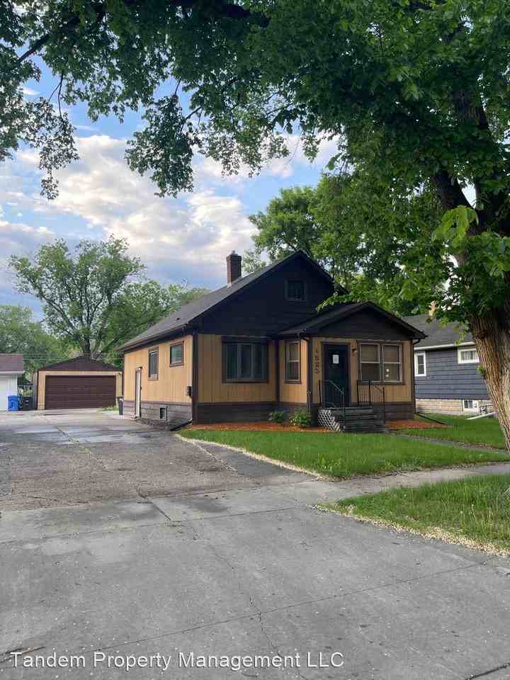 1525 7th Ave S - Photo 3 of 18