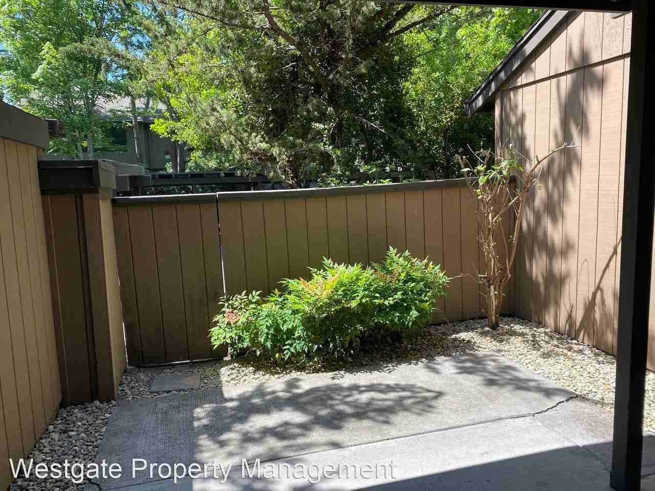 54 Creek Ct - Photo 3 of 17