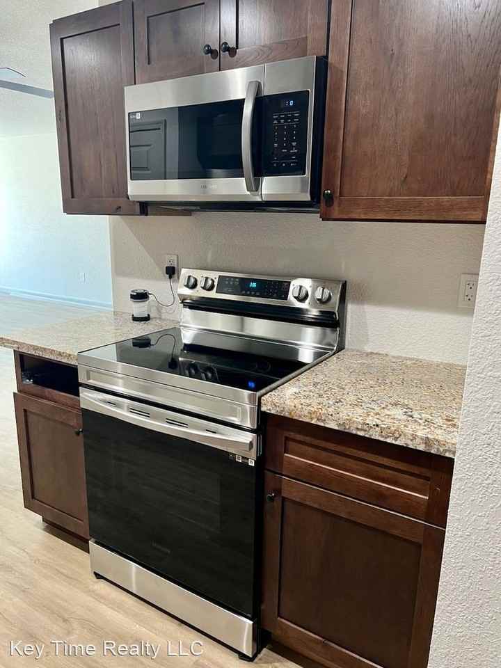 192 Palm Ave - Photo 2 of 10