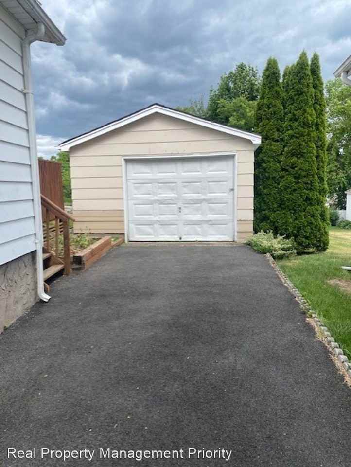 14 Lake St - Photo 2 of 22