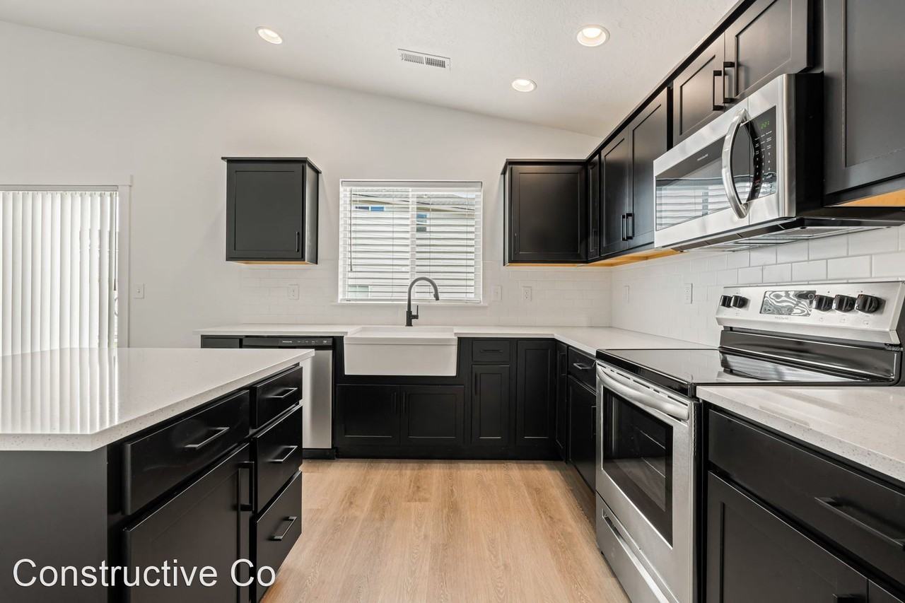 5119 Clearfield Ct - Photo 2 of 25