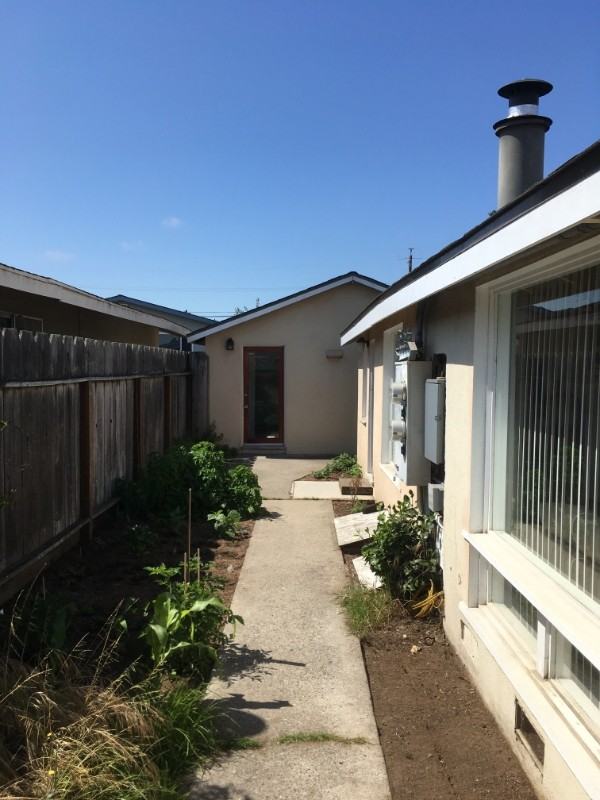 630 Palm Ave #B - Photo 3 of 10