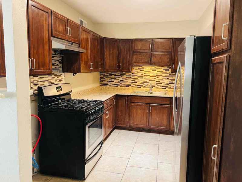 7720 Phoenix Ave - Photo 2 of 5