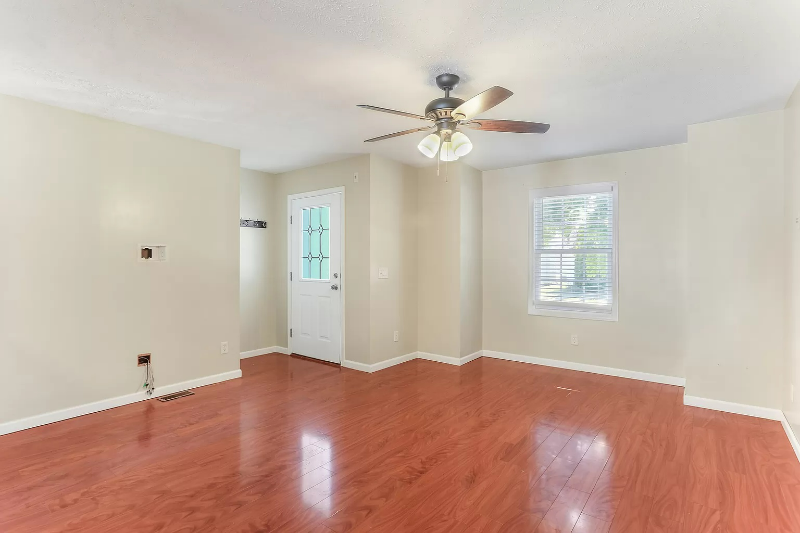 1403 S Abercorn St - Photo 3 of 13