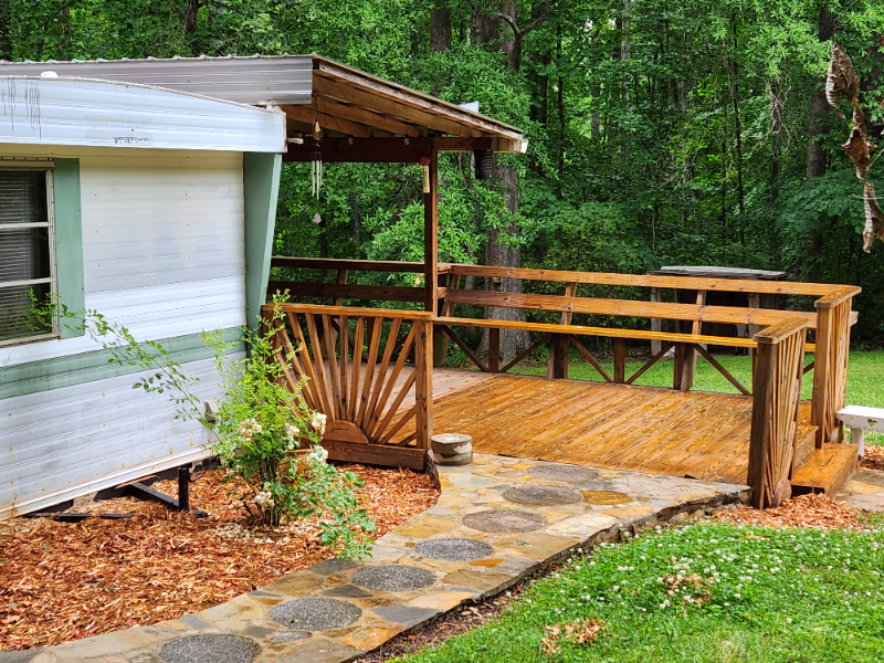 133 Hillcrest Rd - Photo 2 of 10