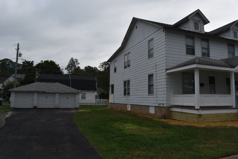 619 Hepburn St - Photo 2 of 20