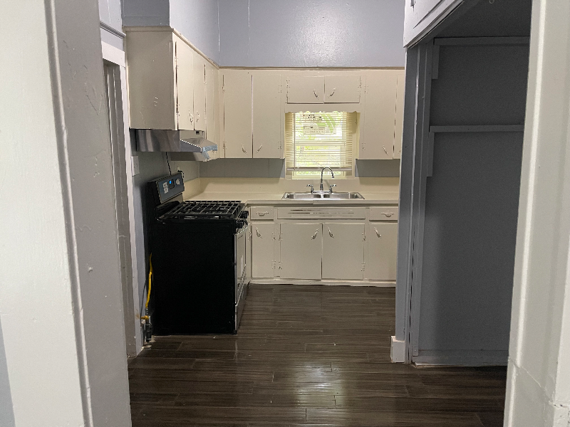 410 East Day Street - Photo 6 of 20