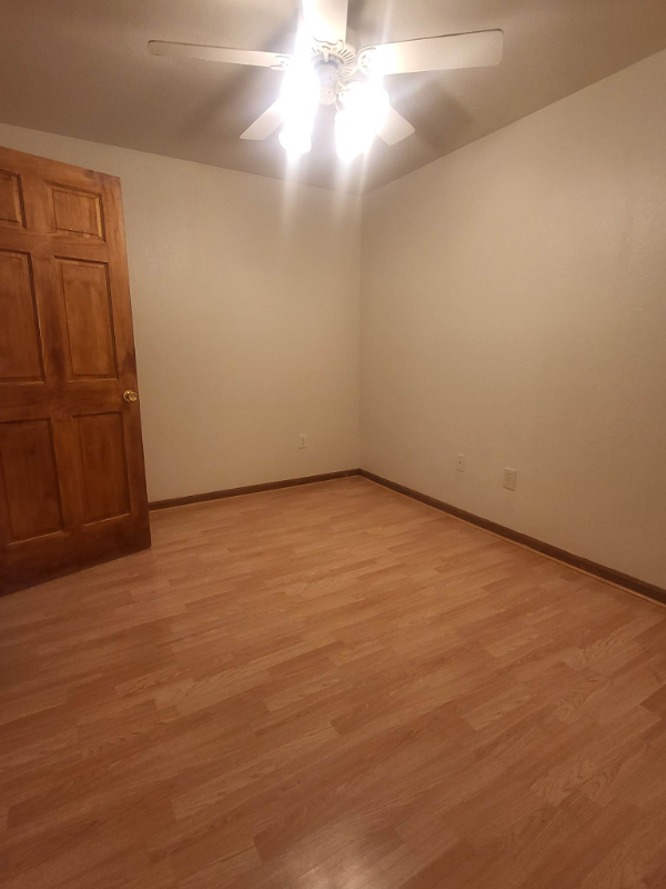 106 S Lane St - Photo 3 of 6