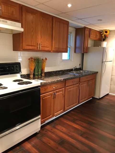 1527 Ford Blvd, Windsor, ON N8T 2C7 3 Bedroom House for 1,700/month