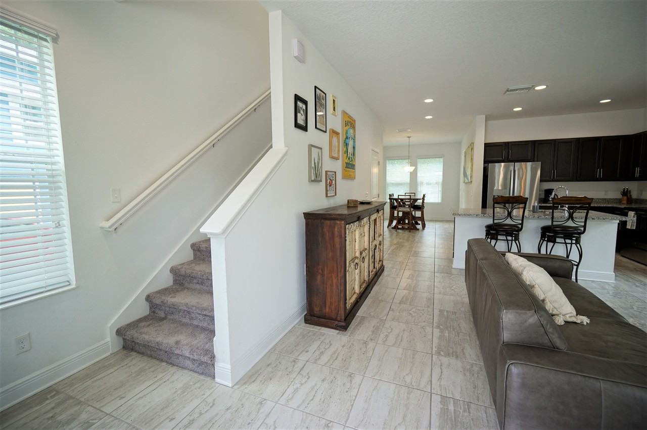 651 14th Ave S - Photo 4 of 29