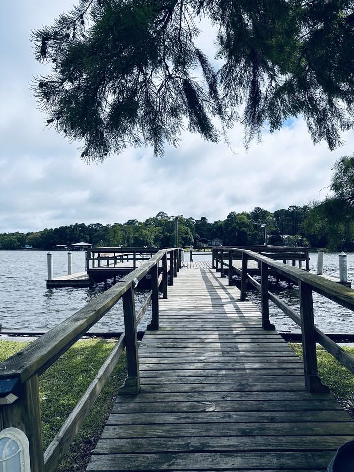 104 Riverbend Dr - Photo 3 of 21