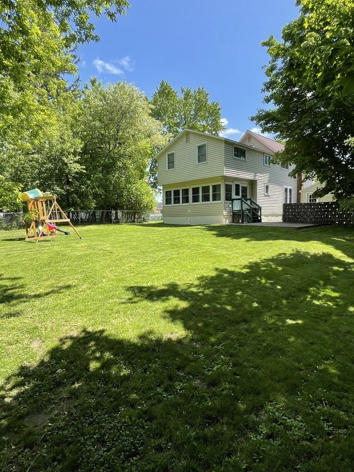 232 Chestnut St - Photo 2 of 32