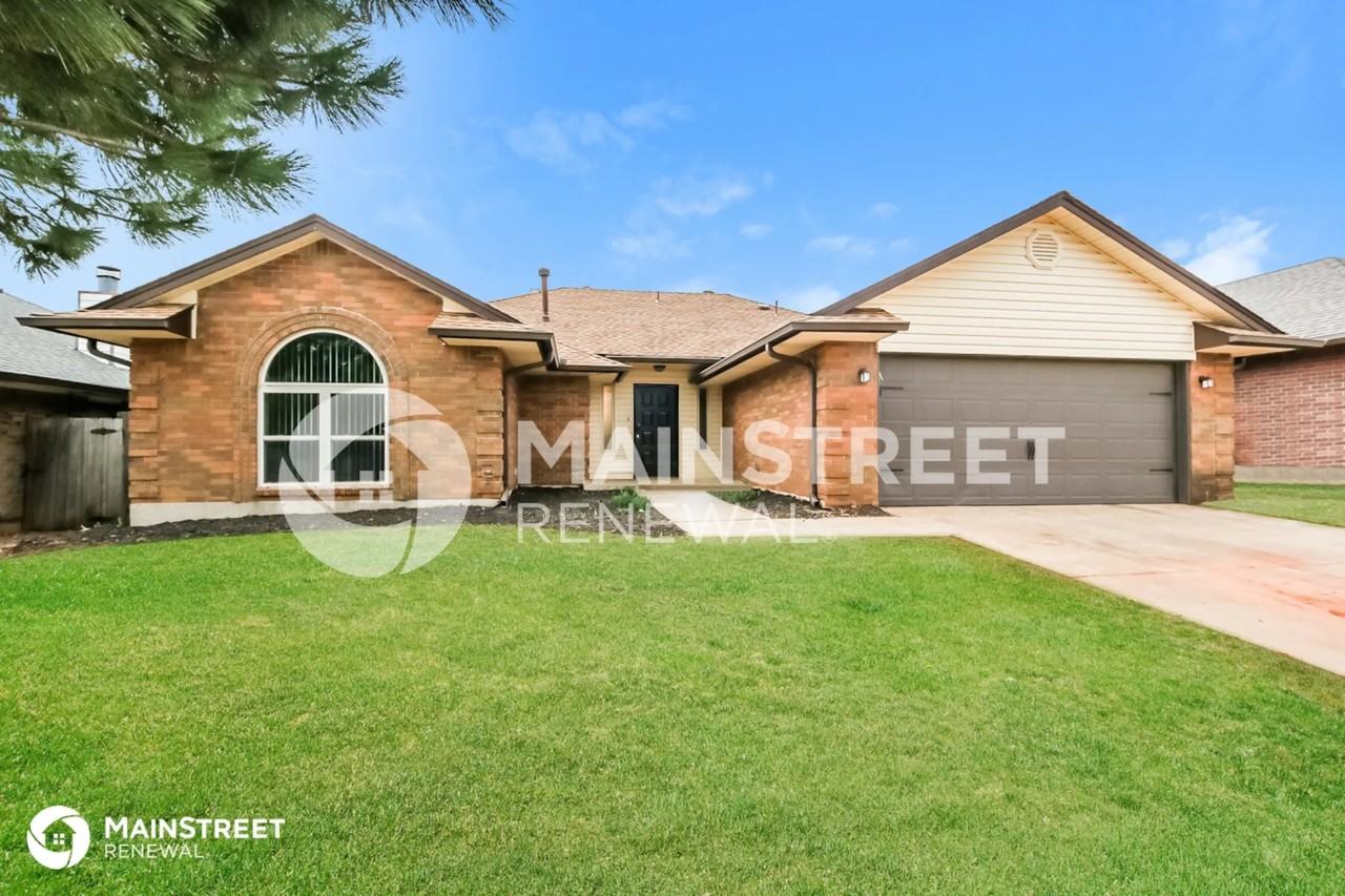 7908 Nw 81st St - Photo 3 of 16