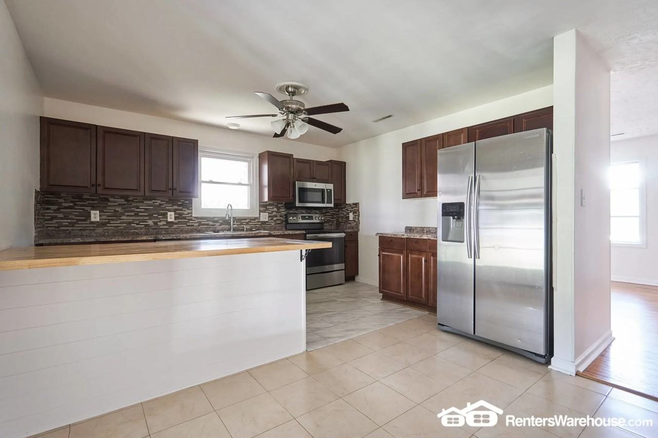 1593 Baxter Rd - Photo 2 of 19