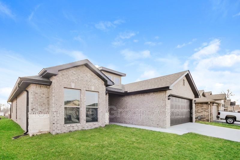 5906 Nw Hoover St - Photo 2 of 20