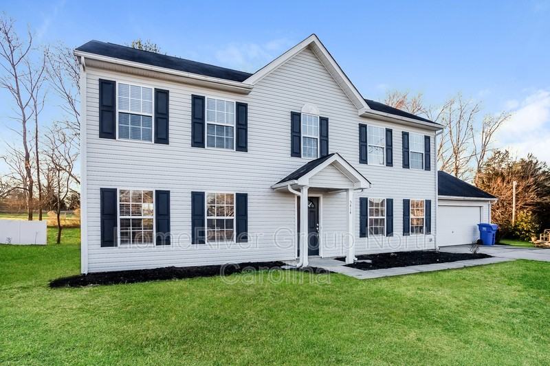 5414 Tucker Phillips Dr - Photo 3 of 24