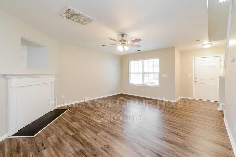 5312 Liberty Hall Cir - Photo 3 of 16