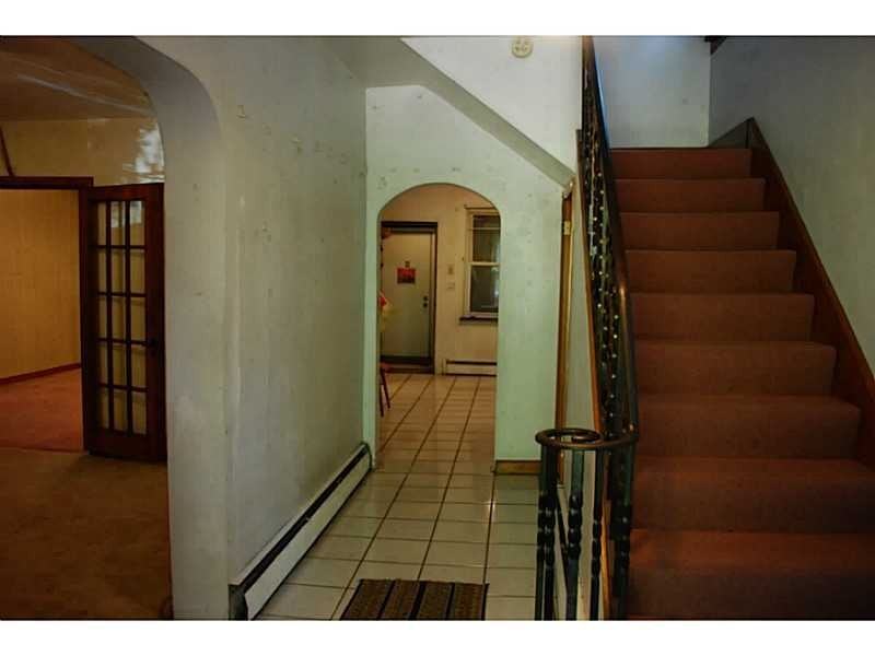 1014 11th St - Photo 3 of 25