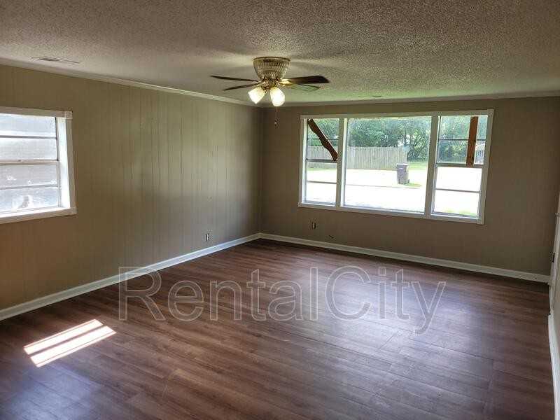 1850 E Wheeler St - Photo 2 of 12