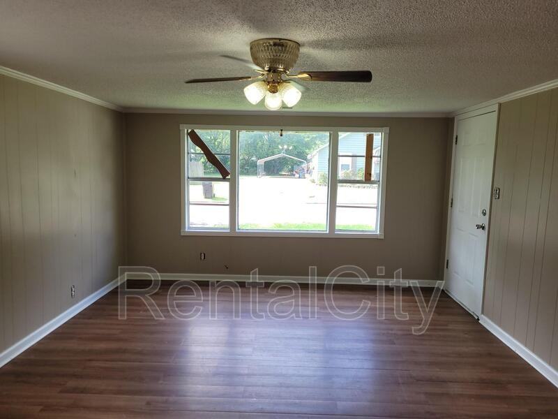 1850 E Wheeler St - Photo 3 of 12