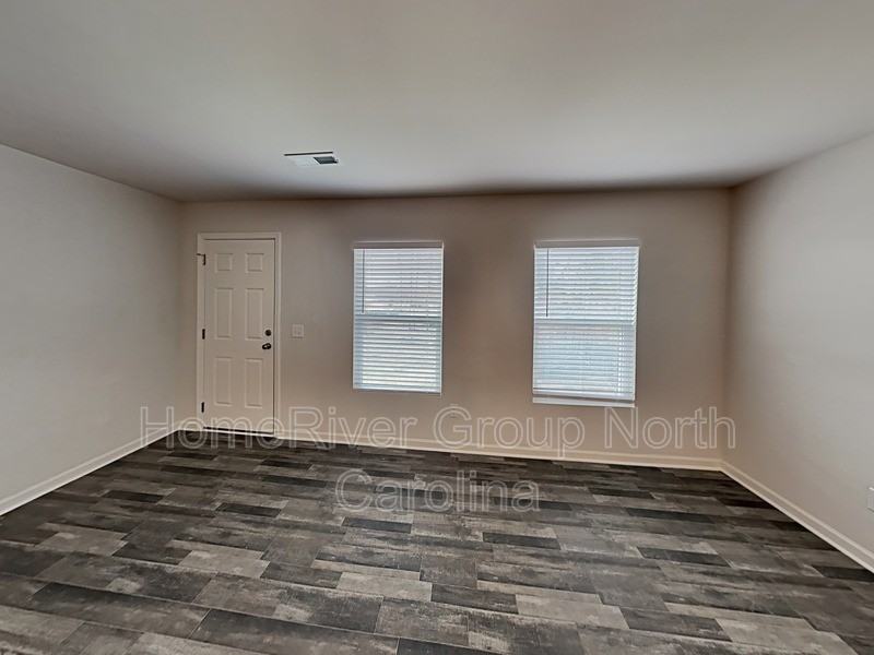 2471 Heritage View Ln - Photo 2 of 25