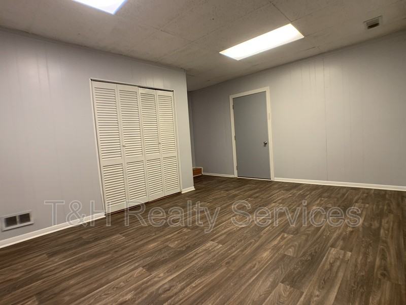 7649 Southfield Dr - Photo 3 of 19