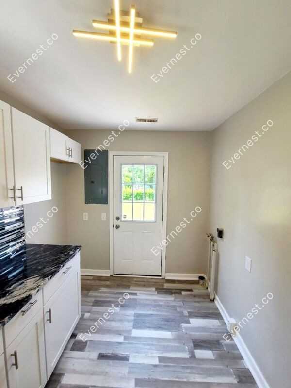 1021 Fourqurean Ln - Photo 2 of 21