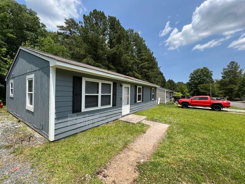 1117 Pecan Pl - Photo 3 of 32