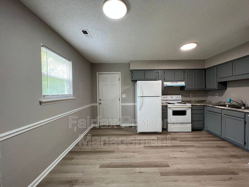 1117 Pecan Pl - Photo 7 of 32